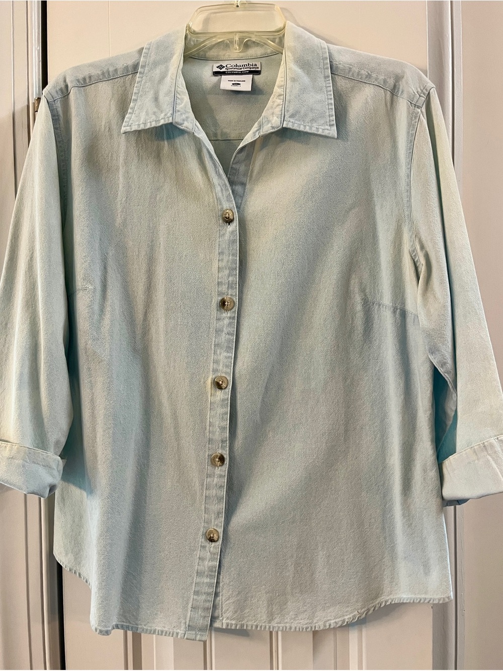 Columbia Women's Pale blue Button-Up Shirt cotton soft excel preowned condition